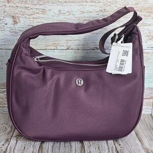 *NWT* LULULEMON City Essentials 4L Shoulder Bag, Color - Black Plum
